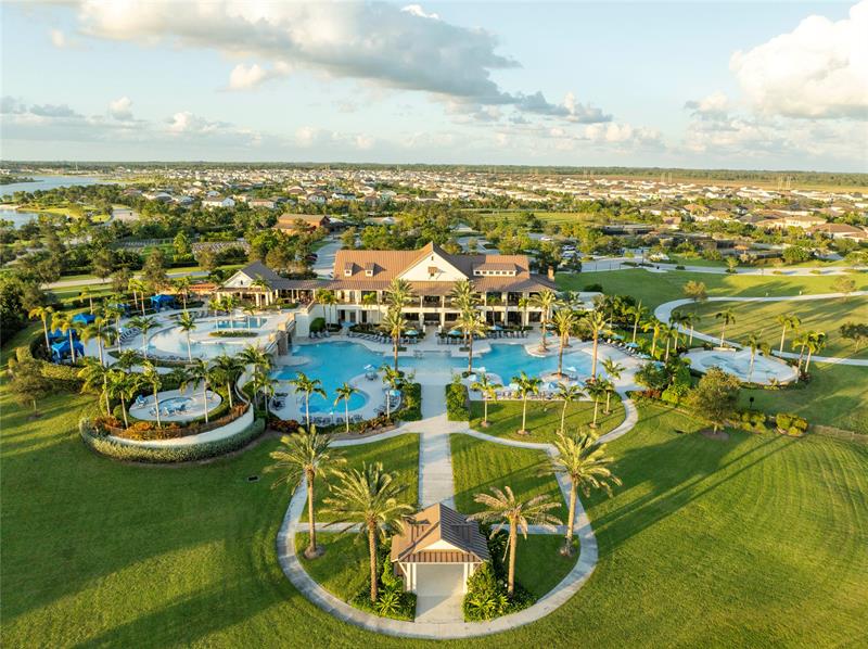 Image 15 of 85 For 624 Hookline Cir