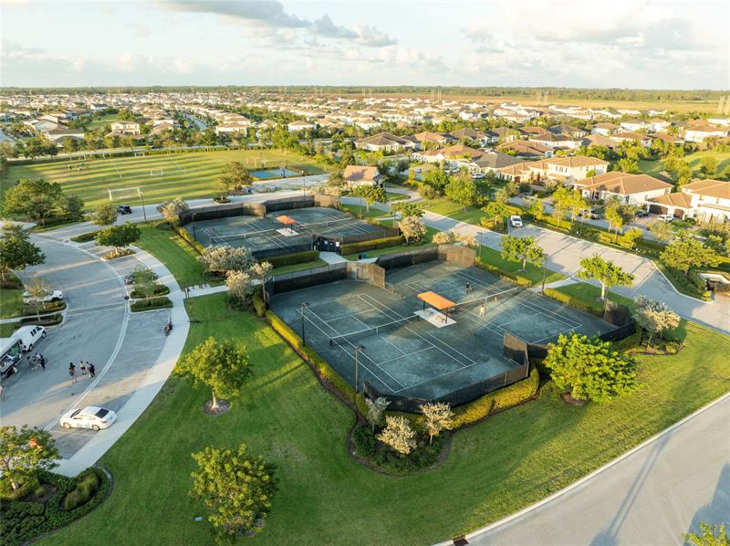 Image 18 of 85 For 624 Hookline Cir