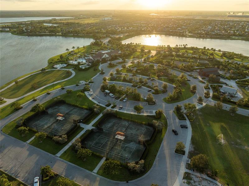 Image 20 of 85 For 624 Hookline Cir