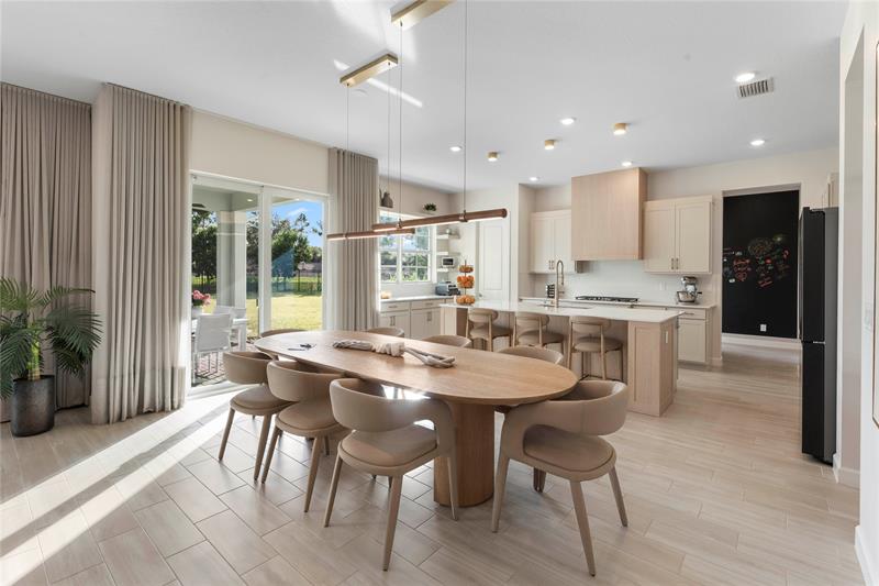 Image 28 of 85 For 624 Hookline Cir