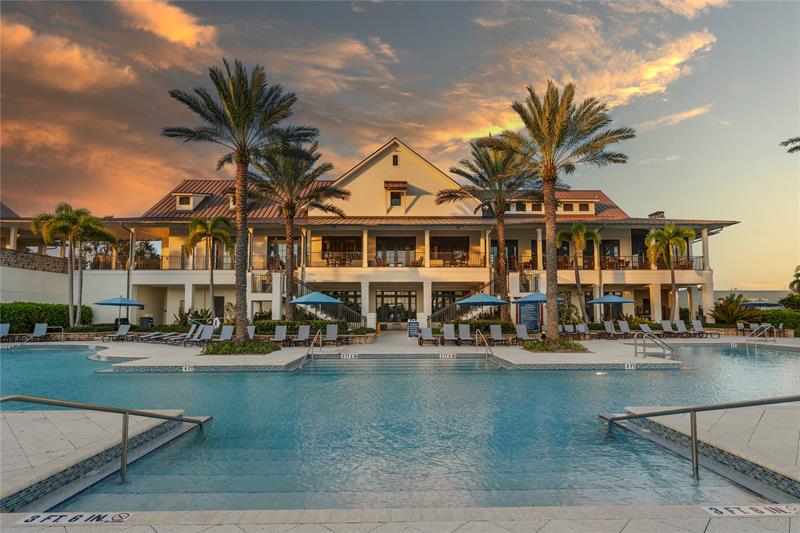 Image 3 of 85 For 624 Hookline Cir