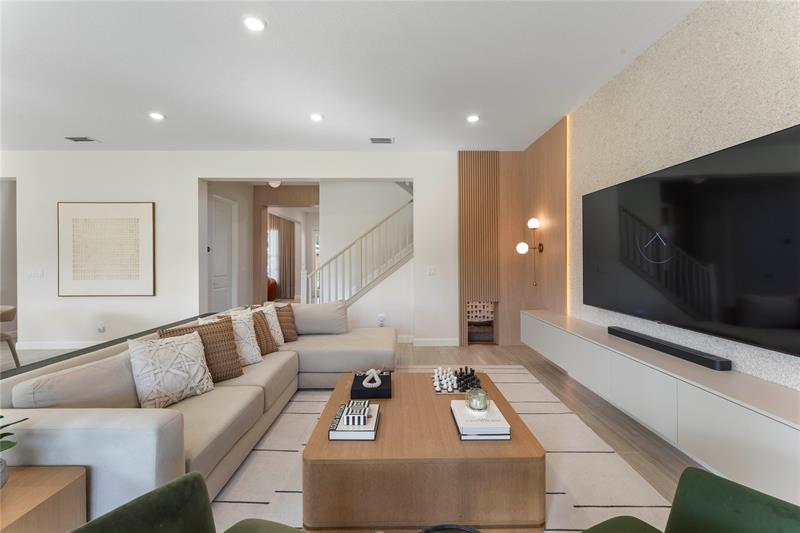 Image 30 of 85 For 624 Hookline Cir