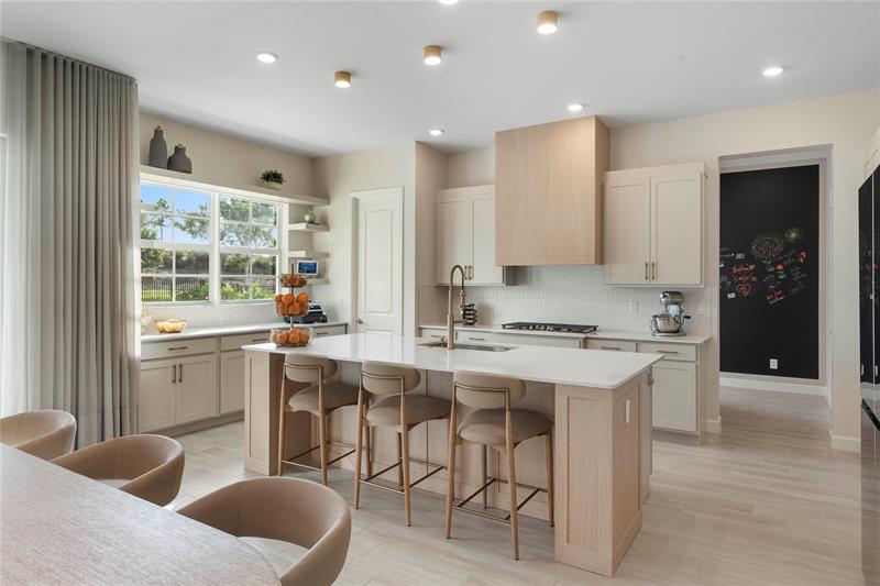 Image 33 of 85 For 624 Hookline Cir