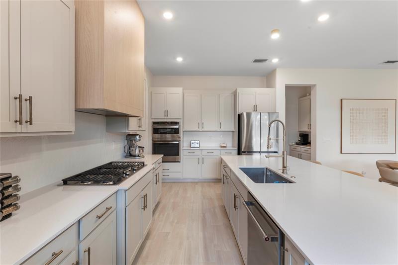 Image 35 of 85 For 624 Hookline Cir