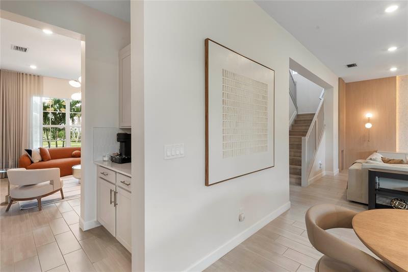 Image 36 of 85 For 624 Hookline Cir