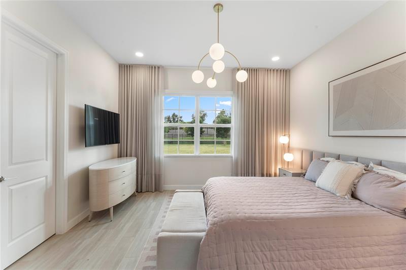 Image 39 of 85 For 624 Hookline Cir