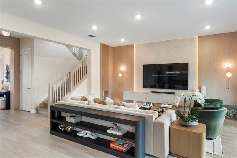 Image 40 of 85 For 624 Hookline Cir