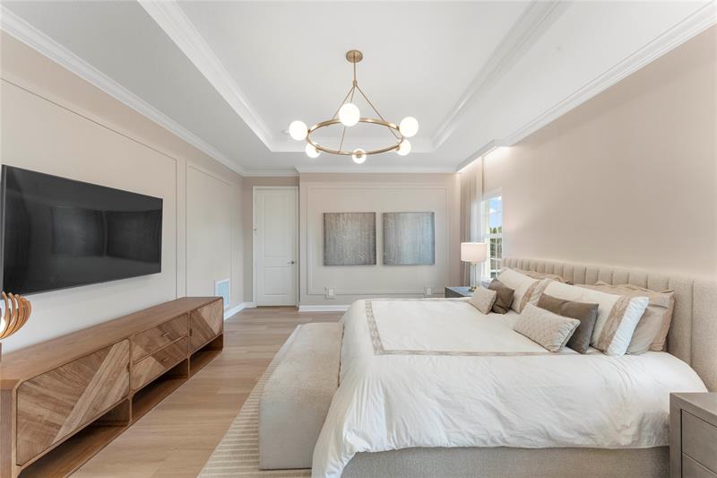 Image 46 of 85 For 624 Hookline Cir