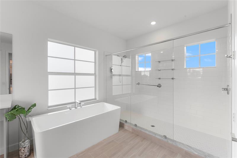 Image 48 of 85 For 624 Hookline Cir