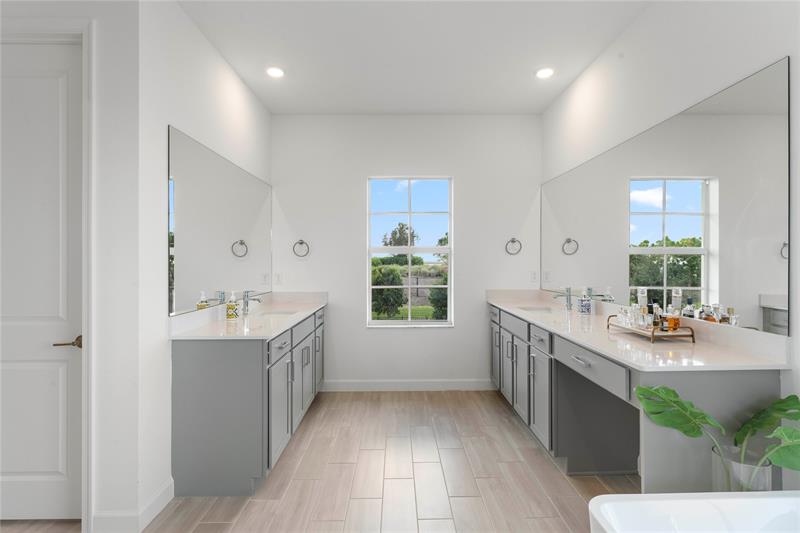 Image 49 of 85 For 624 Hookline Cir