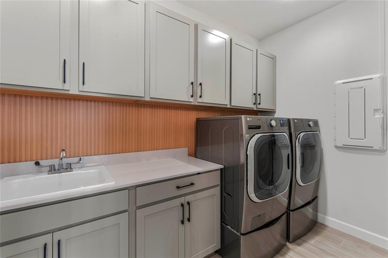 Image 52 of 85 For 624 Hookline Cir