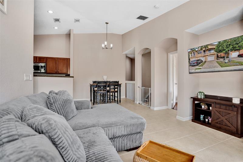 Image 15 of 50 For 1825 Sonrisa Drive