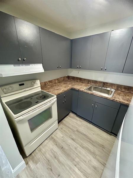 Image 6 of 15 For 6601 46th St  204