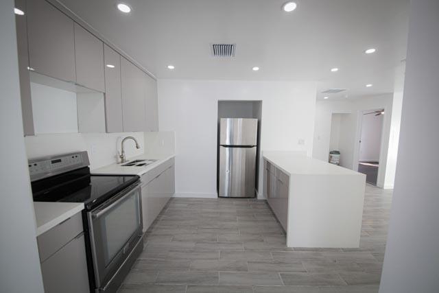 Image 5 of 13 For 6131 Coral Way