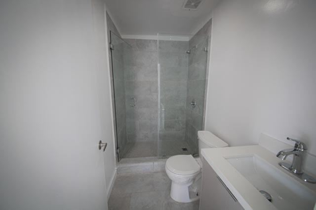 Image 8 of 13 For 6131 Coral Way