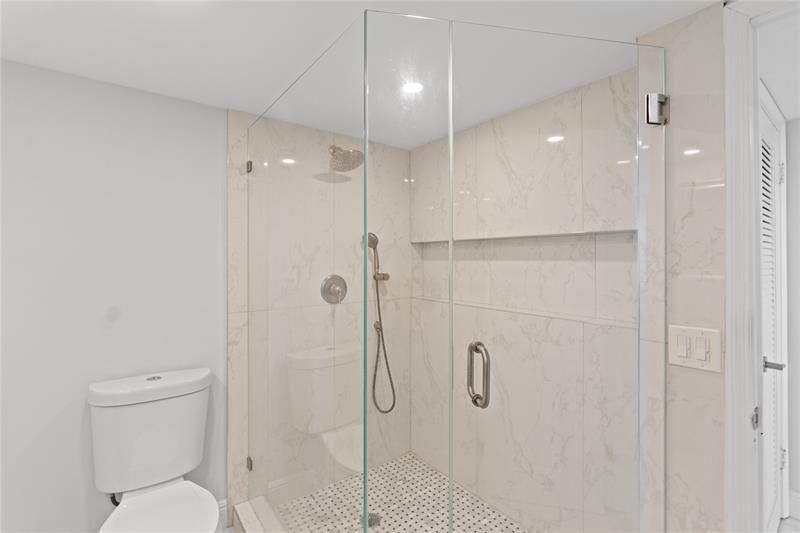 Image 25 of 53 For 2800 Sunrise Blvd  5c