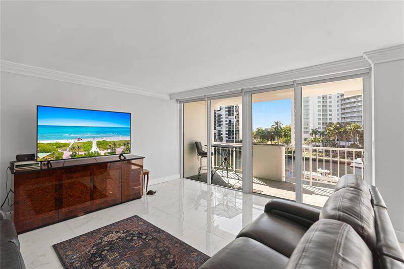 Image 5 of 53 For 2800 Sunrise Blvd  5c