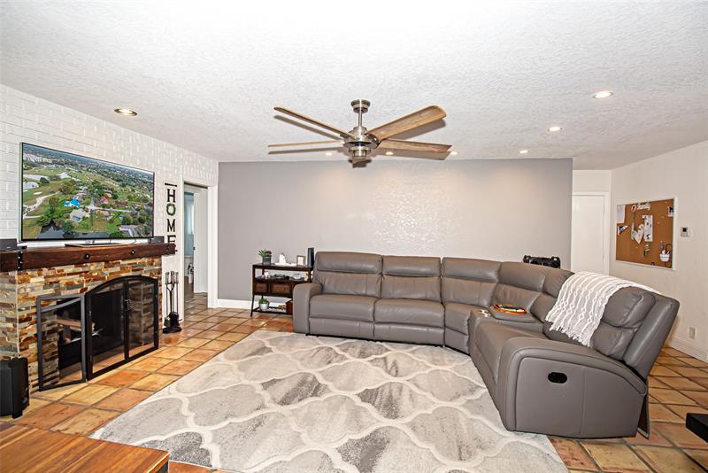 Image 25 of 100 For 11035 26th Dr