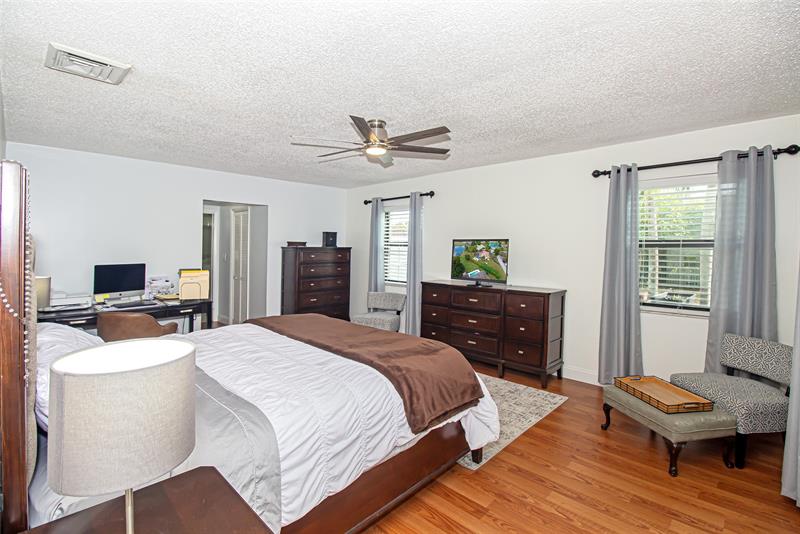 Image 29 of 100 For 11035 26th Dr