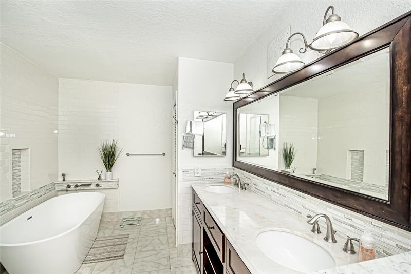 Image 39 of 100 For 11035 26th Dr