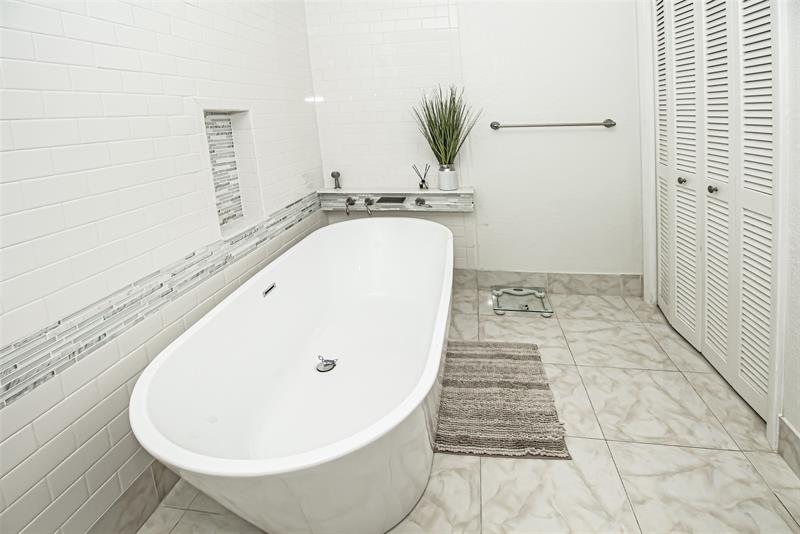 Image 40 of 100 For 11035 26th Dr