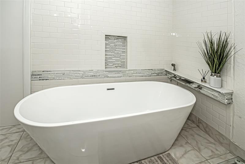 Image 41 of 100 For 11035 26th Dr