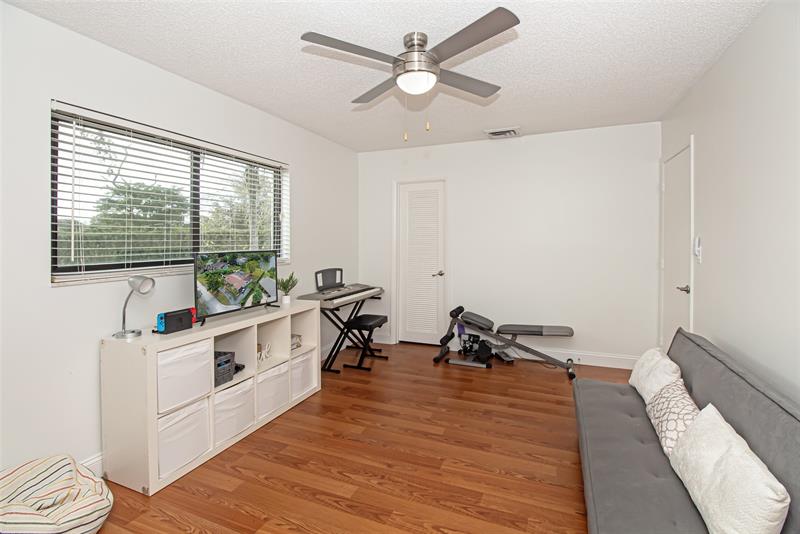 Image 49 of 100 For 11035 26th Dr