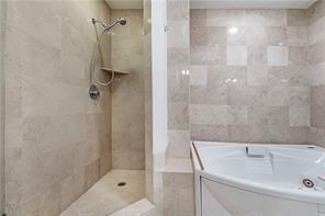 Image 21 of 35 For 18101 Collins Ave  1604