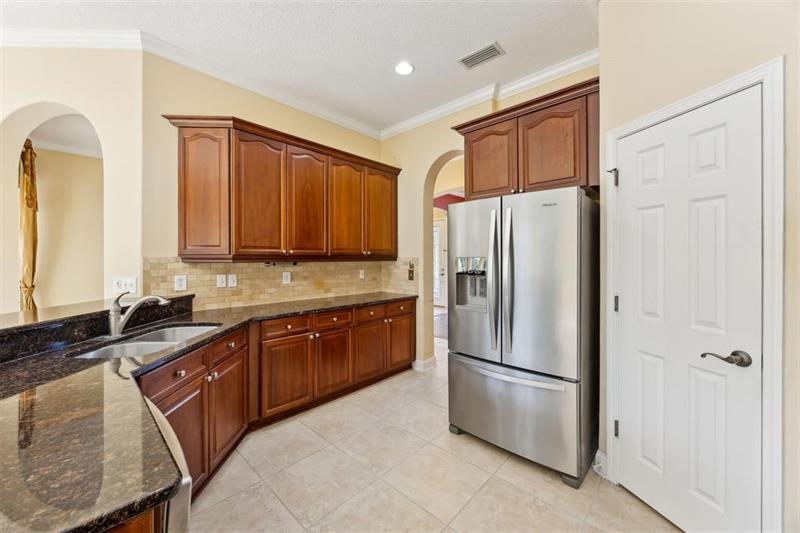 Image 13 of 37 For 85098 Majestic Walk Circle