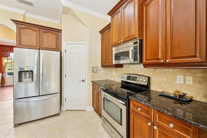 Image 14 of 37 For 85098 Majestic Walk Circle