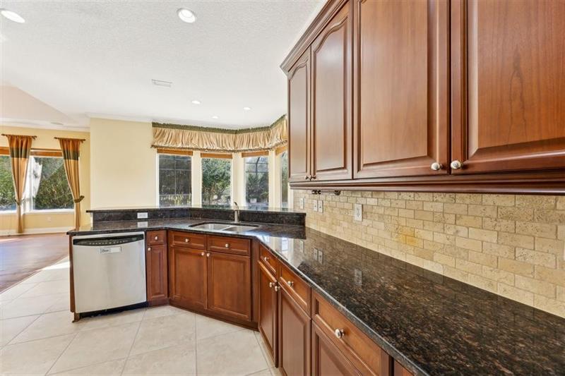 Image 15 of 37 For 85098 Majestic Walk Circle