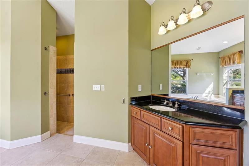 Image 21 of 37 For 85098 Majestic Walk Circle