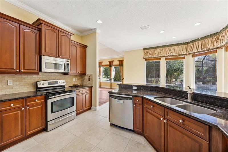 Image 4 of 37 For 85098 Majestic Walk Circle