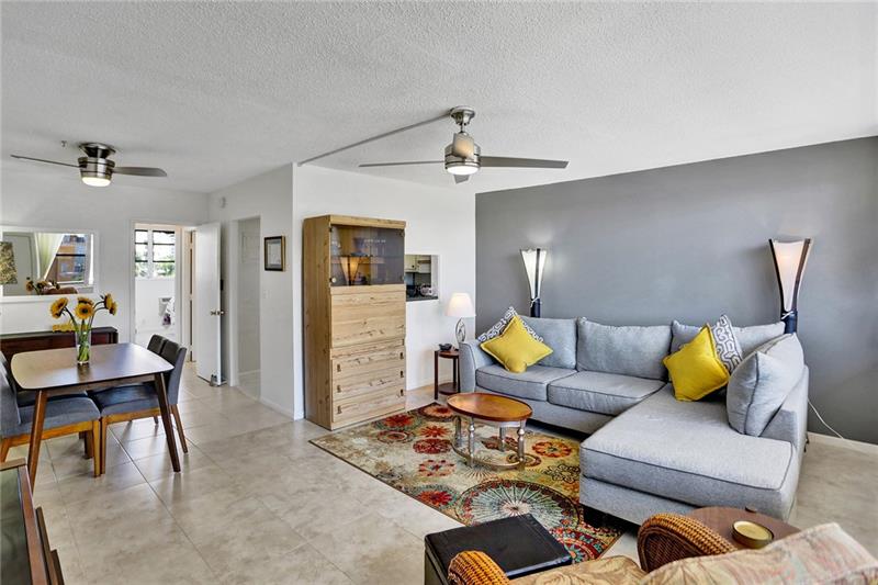 Image 3 of 12 For 101 Birch Rd  504