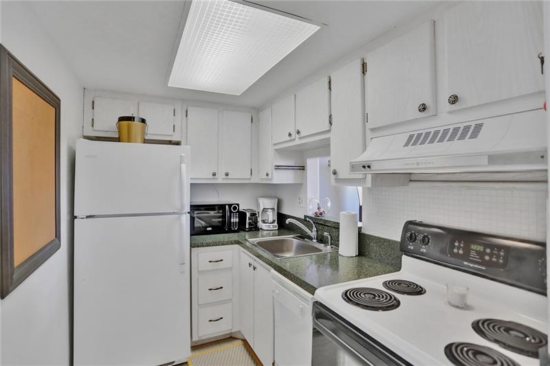 Image 8 of 12 For 101 Birch Rd  504