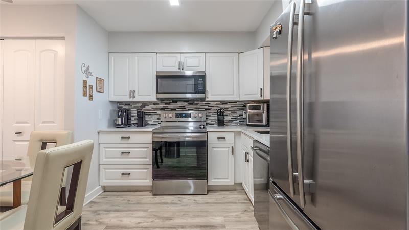 Image 4 of 34 For 4550 18th Ave  604