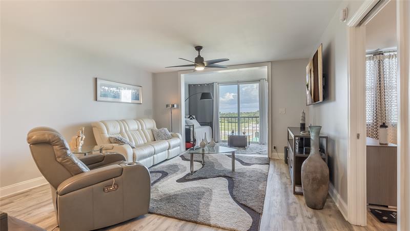 Image 6 of 34 For 4550 18th Ave  604