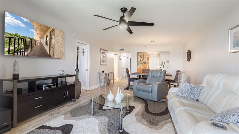 Image 7 of 34 For 4550 18th Ave  604