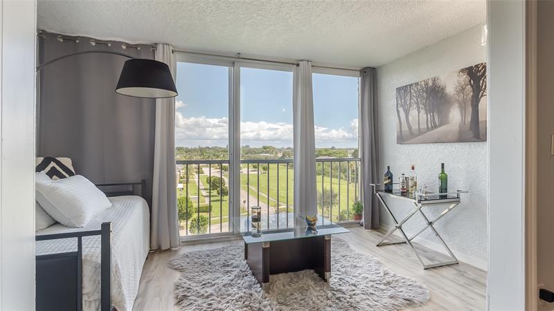 Image 9 of 34 For 4550 18th Ave  604