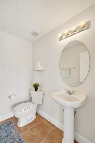 Image 23 of 50 For 228 6th Ct  