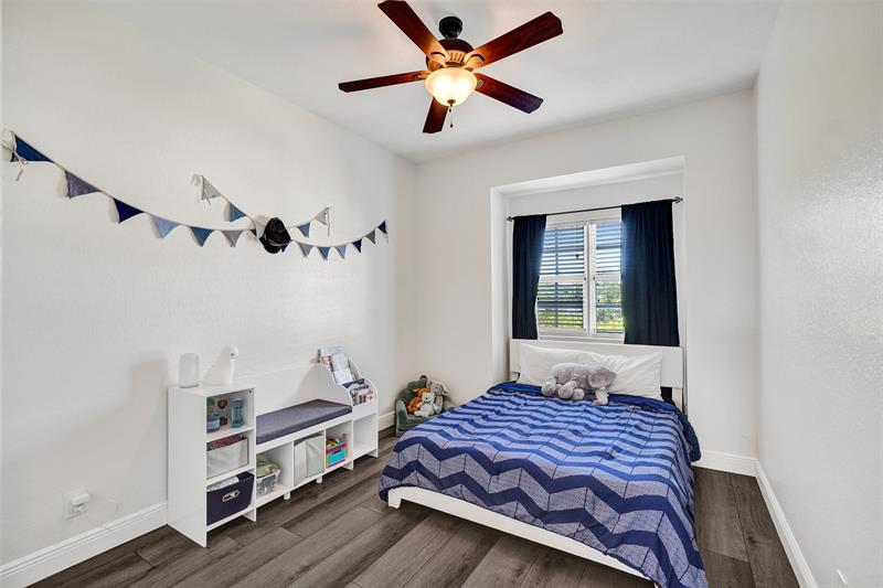 Image 37 of 50 For 228 6th Ct  