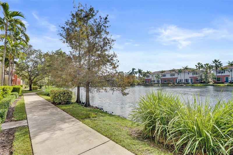 Image 4 of 50 For 228 6th Ct  