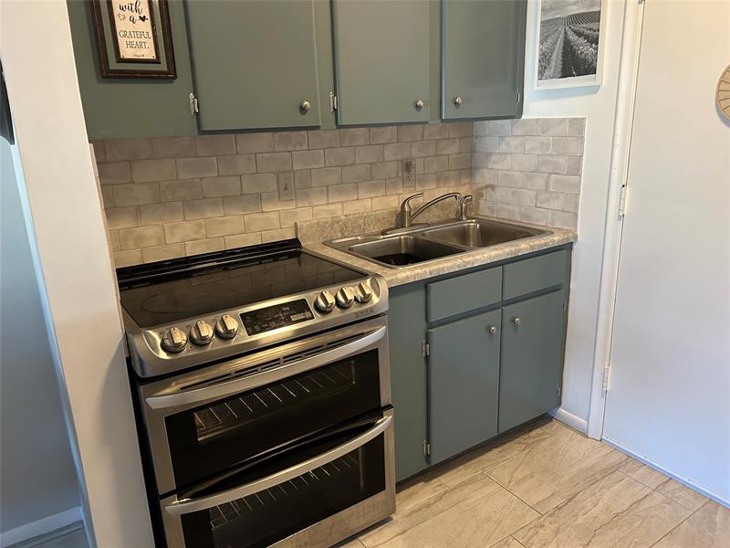 Image 10 of 30 For 6260 18th Ave  824