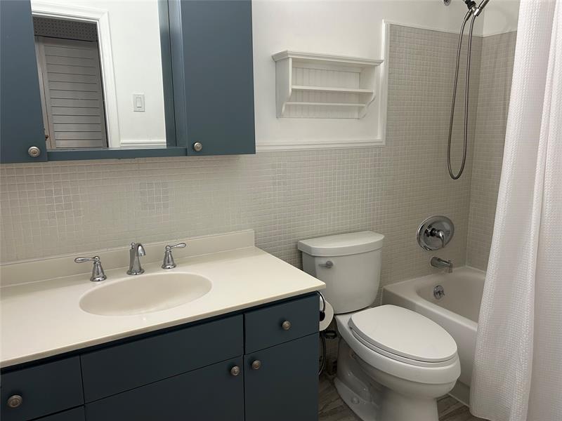 Image 16 of 30 For 6260 18th Ave  824