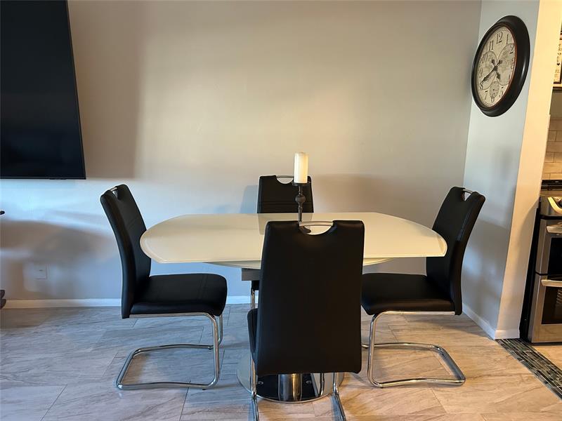 Image 6 of 30 For 6260 18th Ave  824