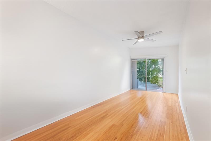 Image 13 of 20 For 1967 Ocean Blvd  104