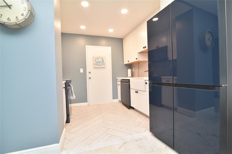 Image 7 of 24 For 1831 38th St  207