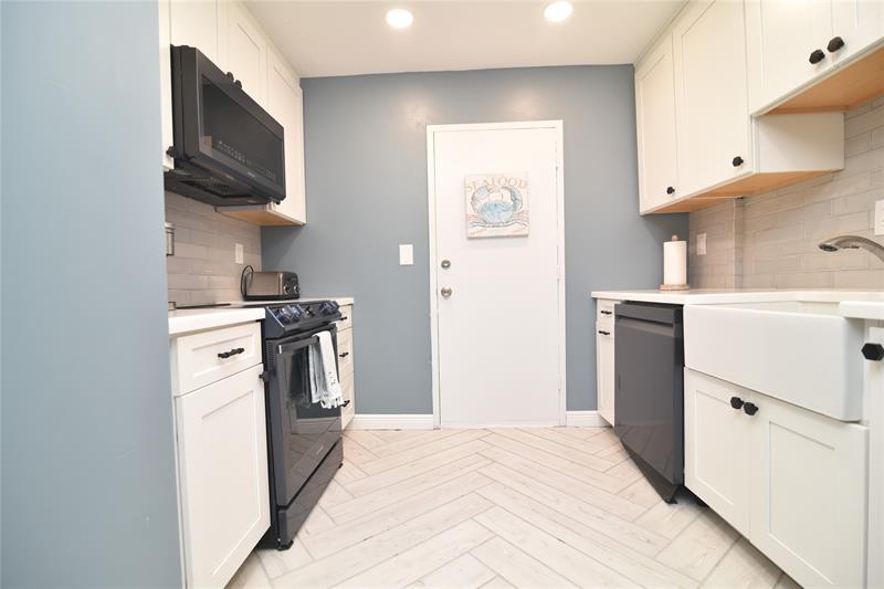 Image 8 of 24 For 1831 38th St  207
