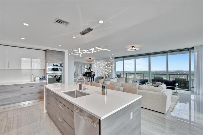 Image 8 of 40 For 100 Las Olas Blvd  4301