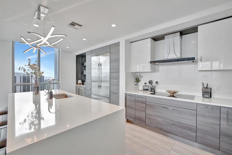 Image 9 of 40 For 100 Las Olas Blvd  4301